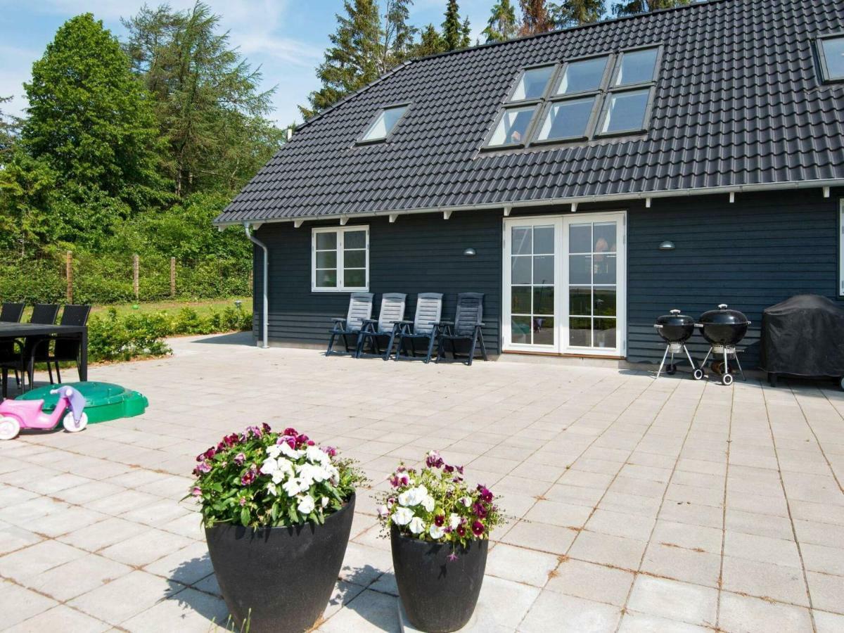 10 Person Holiday Home In Glesborg Exteriér fotografie